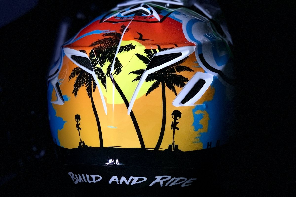 Full Custom Helmet Graphics - Build And Ride